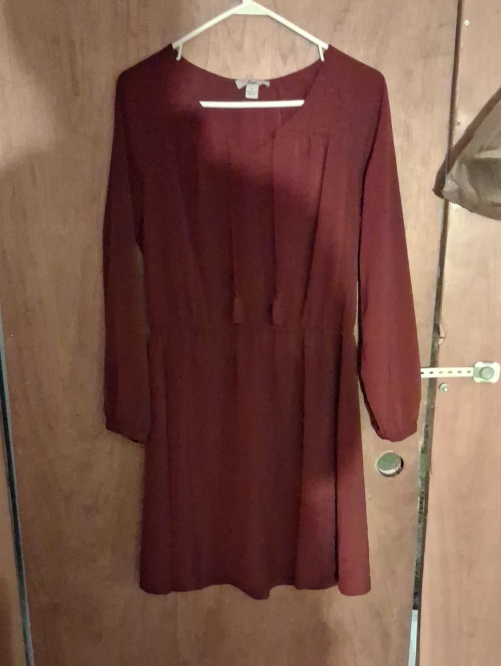 Bass Women's Long Sleeve Tie-Neck Dress in Burgundy
